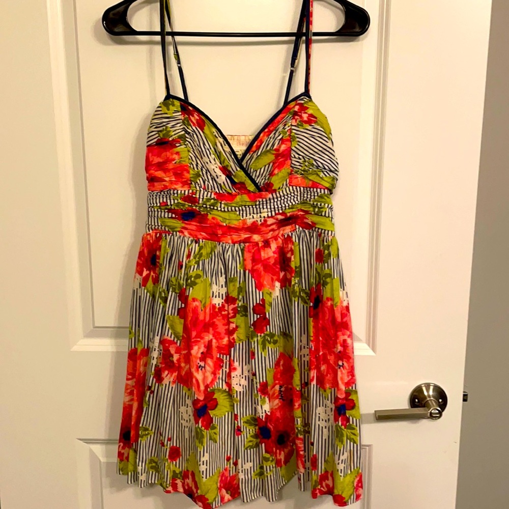 ‼️🎉HP🎉🌸🌺Hollister size Medium floral dress🌺🌸